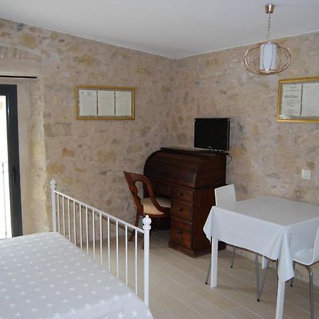 Apartaments Fonda Comerc Торроэлья-де-Монгри Экстерьер фото