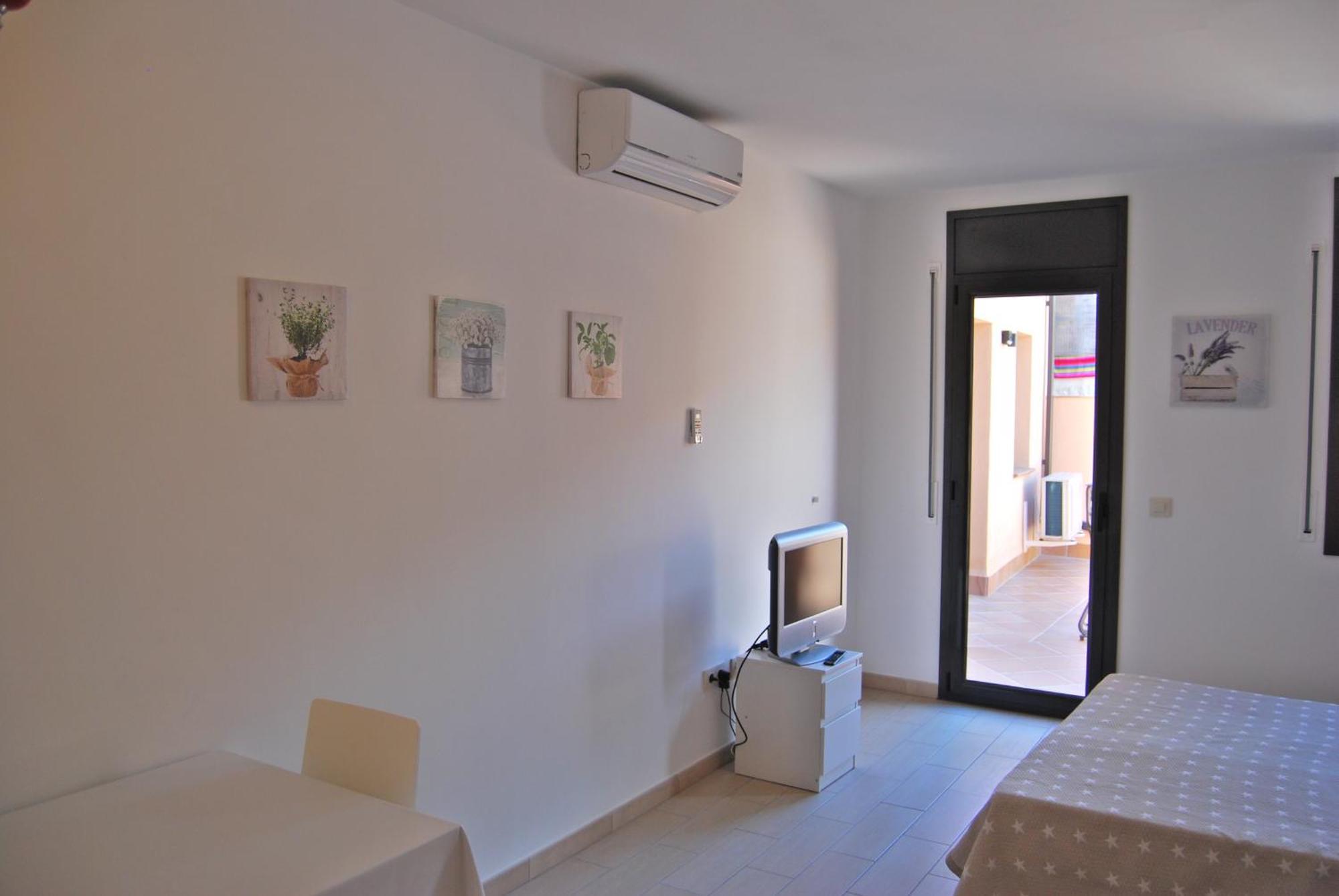 Apartaments Fonda Comerc Торроэлья-де-Монгри Экстерьер фото