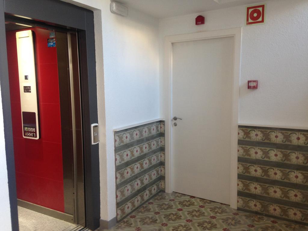 Apartaments Fonda Comerc Торроэлья-де-Монгри Экстерьер фото
